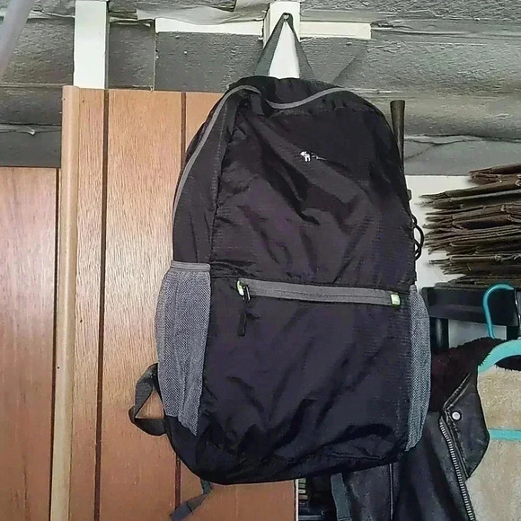 The Friendly Swede Waterproof lite Backpack - Picture 1 of 2